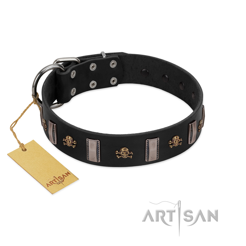 "Pirates' Symbol" Fashionable FDT Artisan Black Leather Black Russian Terrier Collar with Silver-Like Plates and Gold-Like Skull